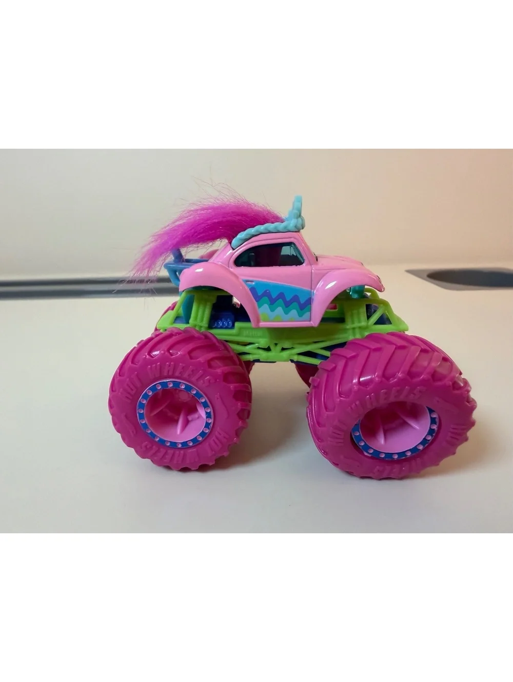 Hot Wheels Monster Truck Pink poppy Hairy Toy Car